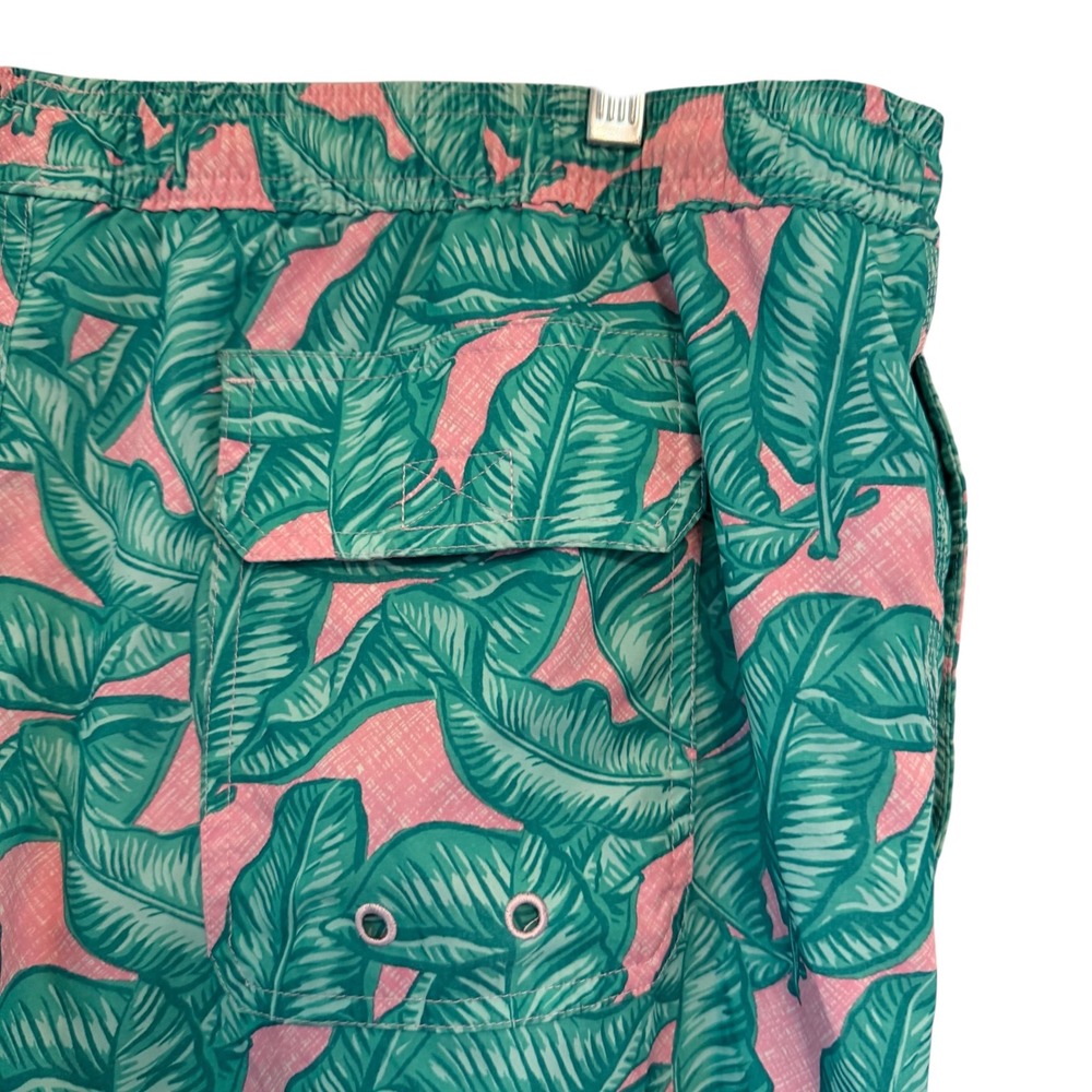 Vineyard Vines Chappy Swim Suit Trunks Mens XL Pink Green Banana Leaf Tropical - Picture 6 of 12